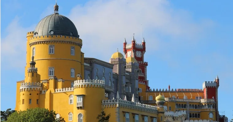 Lisbon: Sintra, Pena, Regaleira & Cabo da Roca Coast & Cascais