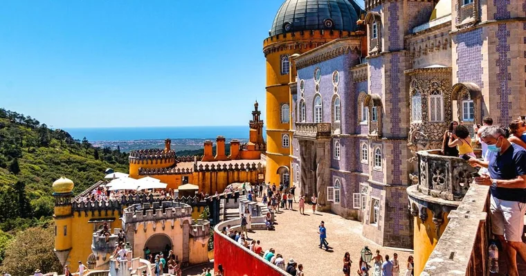 Lisbon: Sintra, Pena, Regaleira, Cabo Roca Coast & Cascais